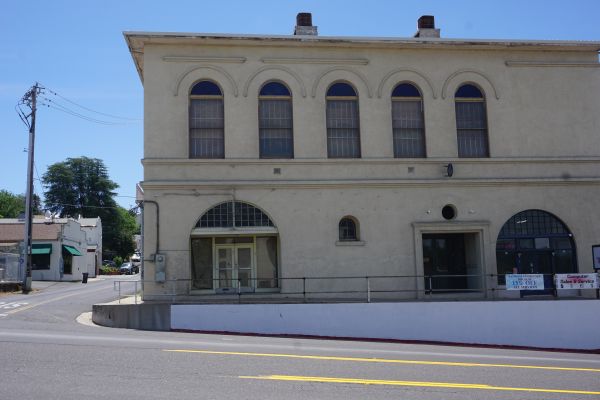 [Picture of Oddfellows and Masonic Hall 1900]